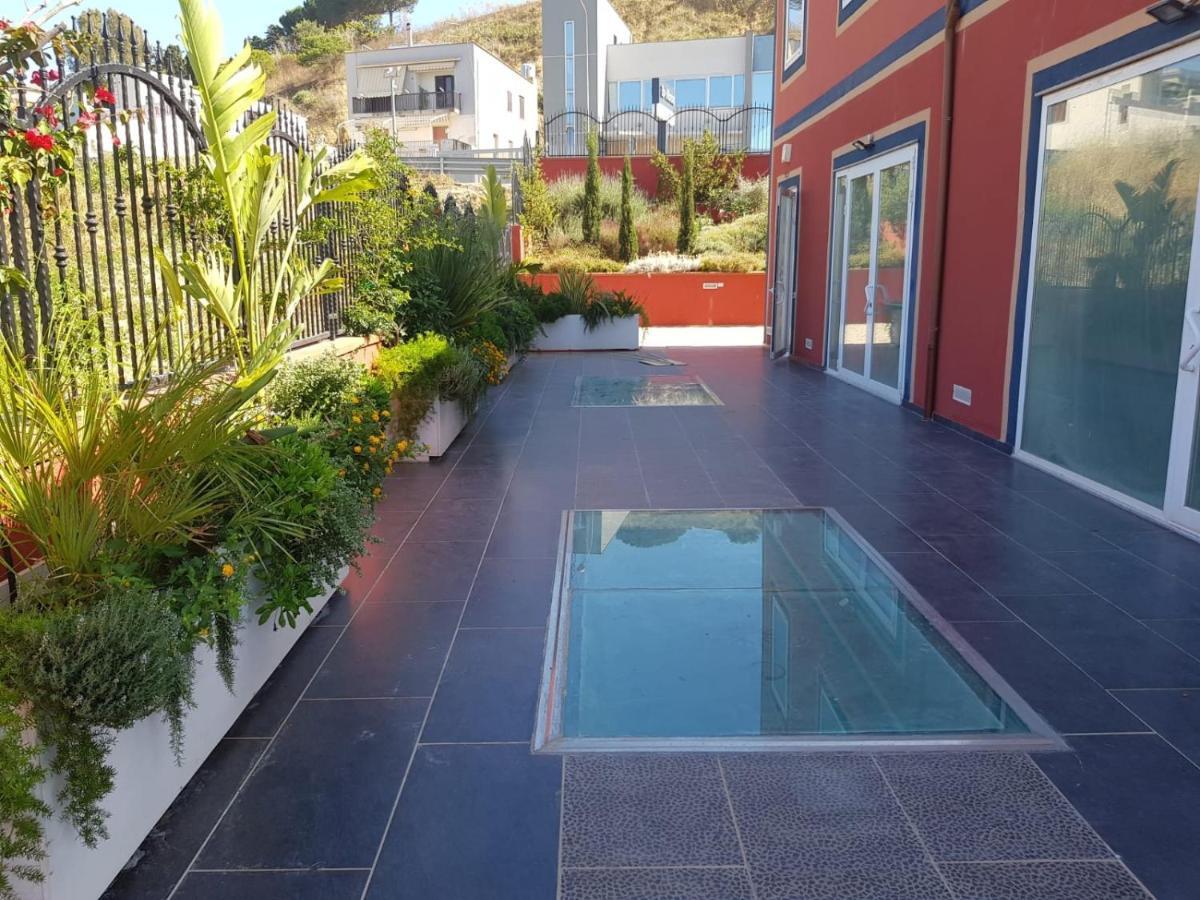 גלה Lilium In B&B מראה חיצוני תמונה